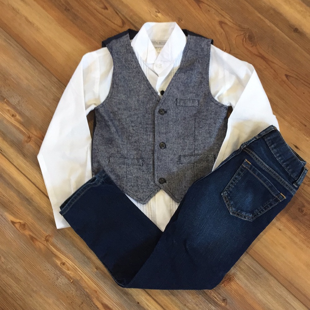 Boys dress up vest.  Size 5/6